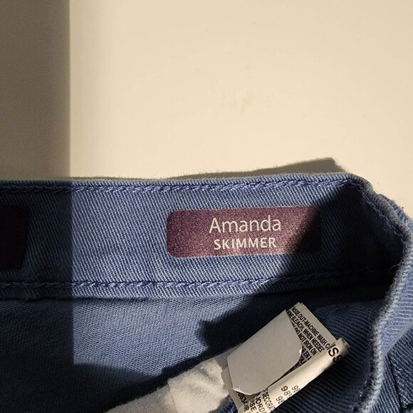 Blue Gloria Vanderbilt Amanda Skimmer Capris with decorative pockets - Picture 6 of 6